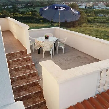 Apartmanpetarvir Appartamento Vir
